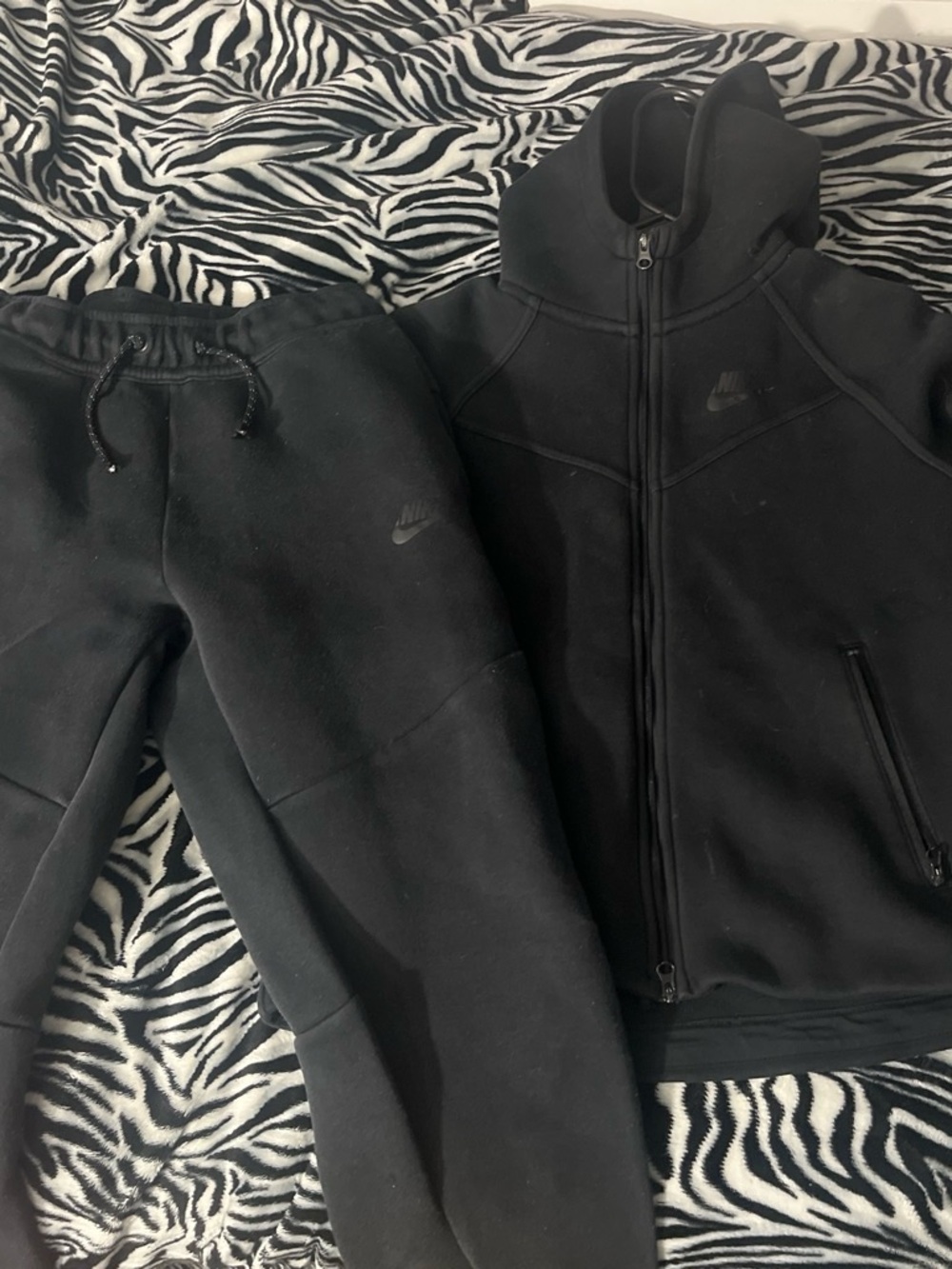Nike Black Kids Zip-Up Jacket and Joggers Set